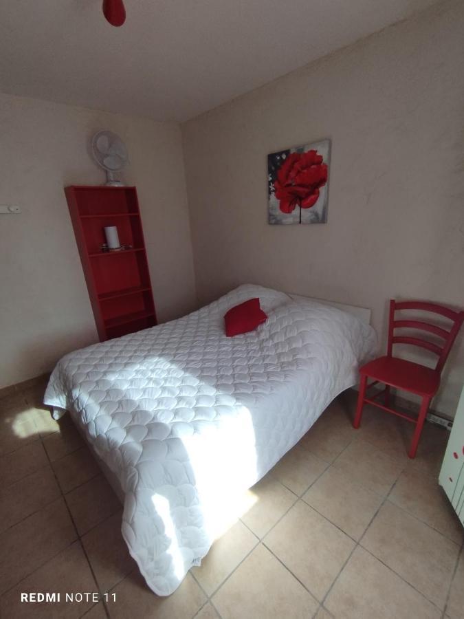 Chambre D Hotes En Provence, Au Pied Du Luberon, Les Coquelicots La Tour-dʼAigues エクステリア 写真