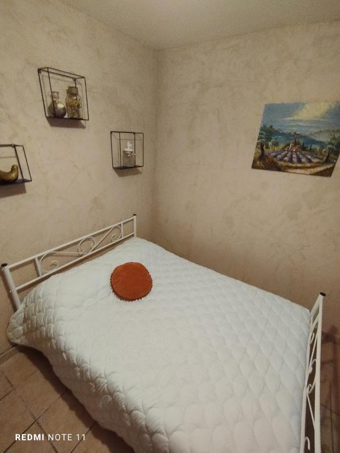 Chambre D Hotes En Provence, Au Pied Du Luberon, Les Coquelicots La Tour-dʼAigues エクステリア 写真