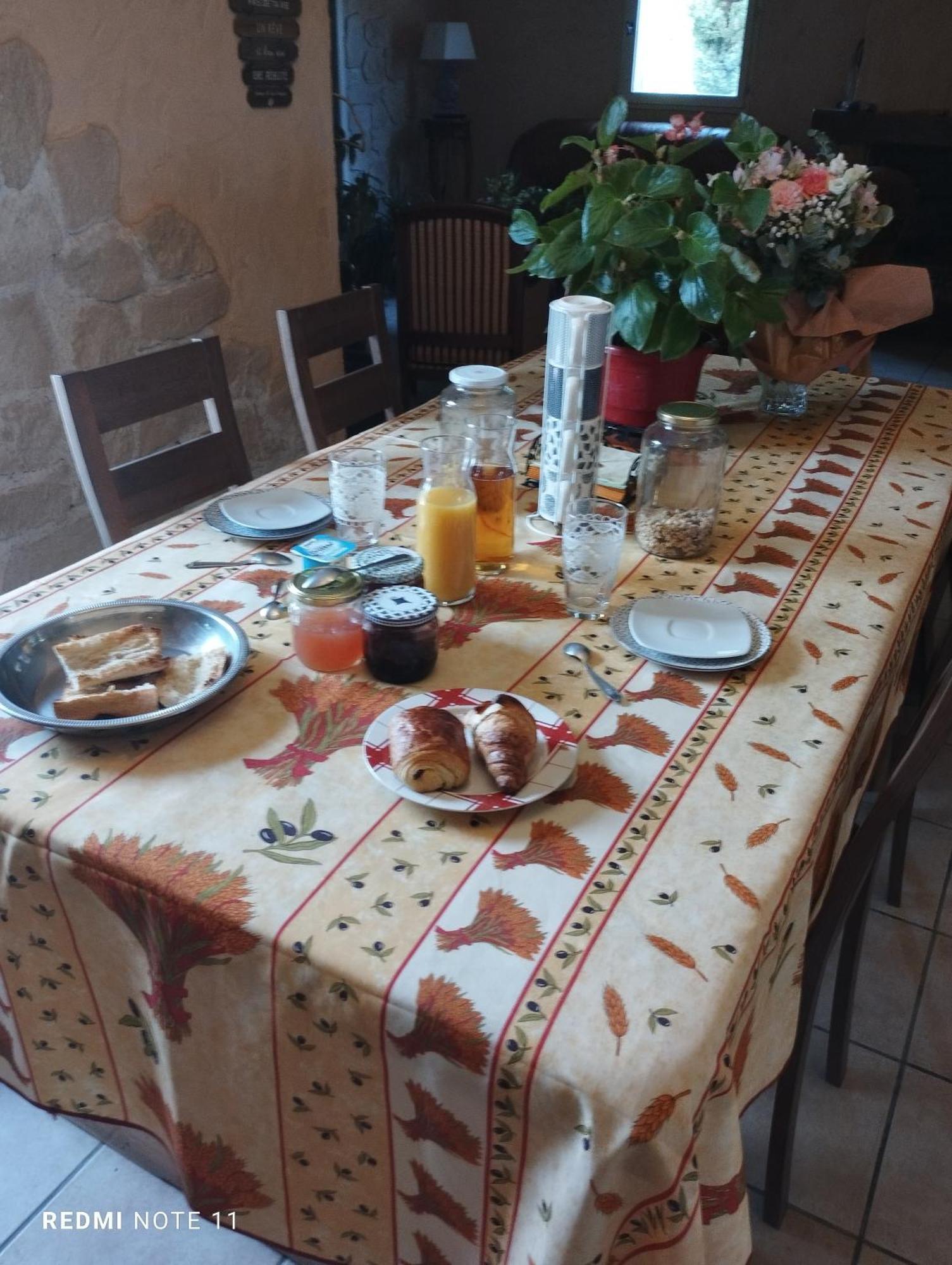 Chambre D Hotes En Provence, Au Pied Du Luberon, Les Coquelicots La Tour-dʼAigues エクステリア 写真